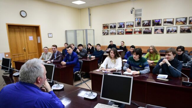 روسيا تسمح للطلاب الأجانب بالعودة إلى روسيا لمواصلة الدراسة